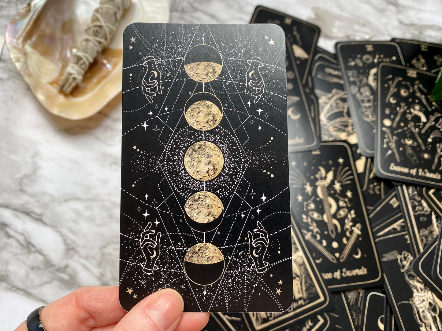 Luna Somnia Tarot Deck