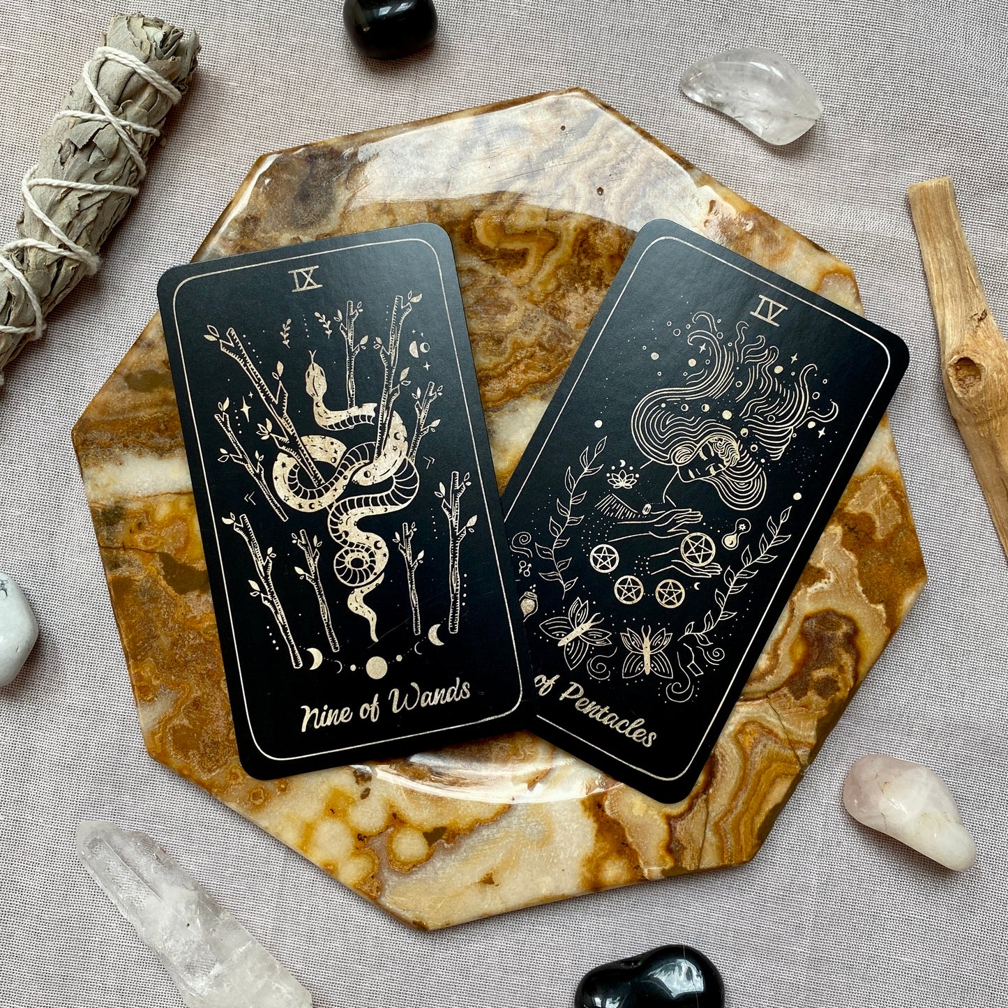 Luna Somnia Tarot Deck