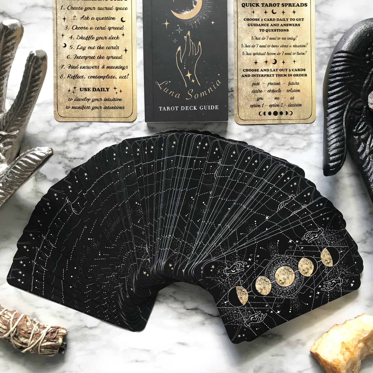 Luna Somnia Tarot Deck